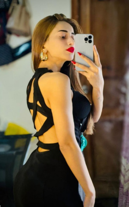 Experience Unforgettable Moments with Willow Noir Tonight 2 Mis Fotos