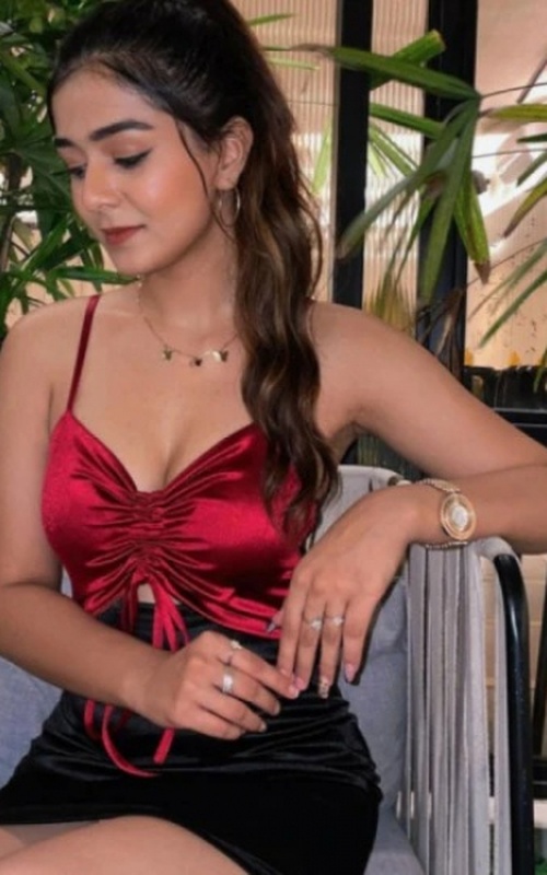 Experience Unforgettable Moments with Ivy Jade’s Enchanting Presence